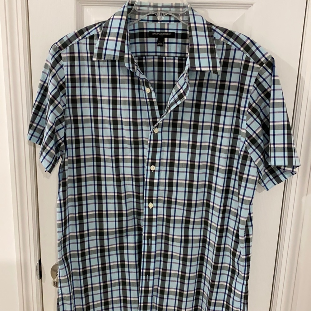 Banana Republic button down short sleeves shirt L